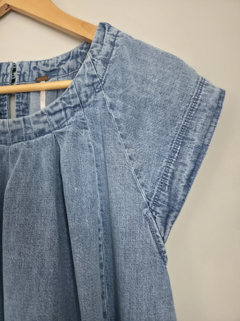 Free People Denim Tunic Dress Womens XS Blue Chambray Oversized Boho Pockets - Picture 7 of 14